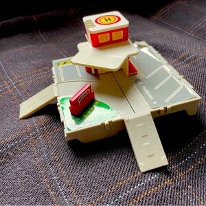 Micro Machines Travel City Hospital Playset